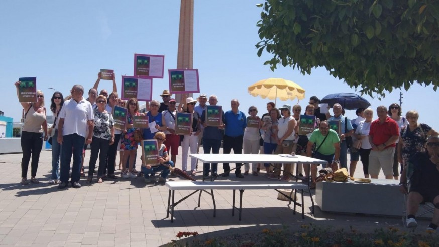 Vecinas de Las Torres de Cotillas se movilizan para exigir más autobuses con Murcia