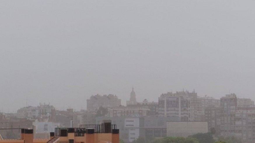 La calima dispara la contaminación en la Región: la calidad del aire alcanza niveles muy desfavorables
