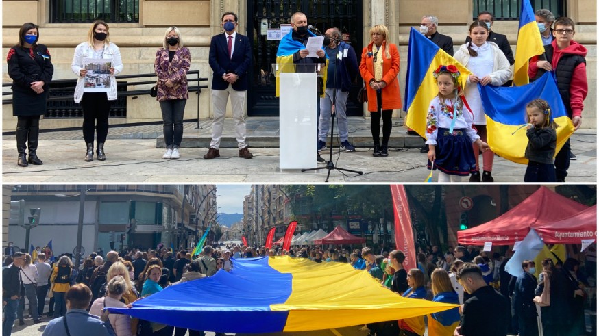 Ucranianos residentes en la Región se concentran en Murcia para protestar por la guerra