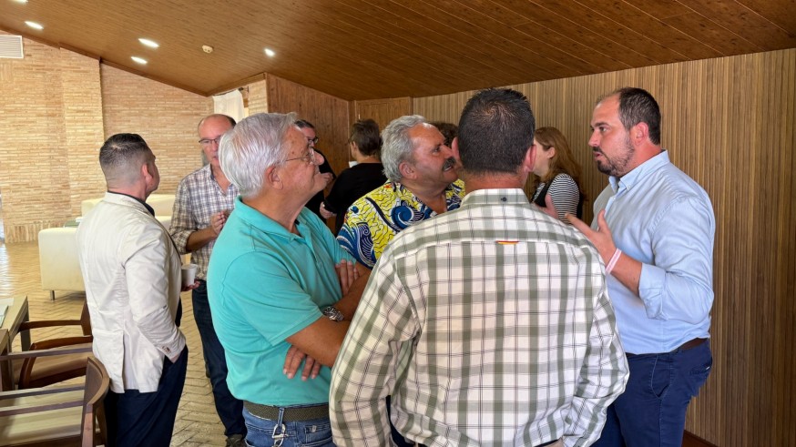 El alcalde de Los Alcázares le pide "empuje, seriedad y contundencia" al delegado del Gobierno