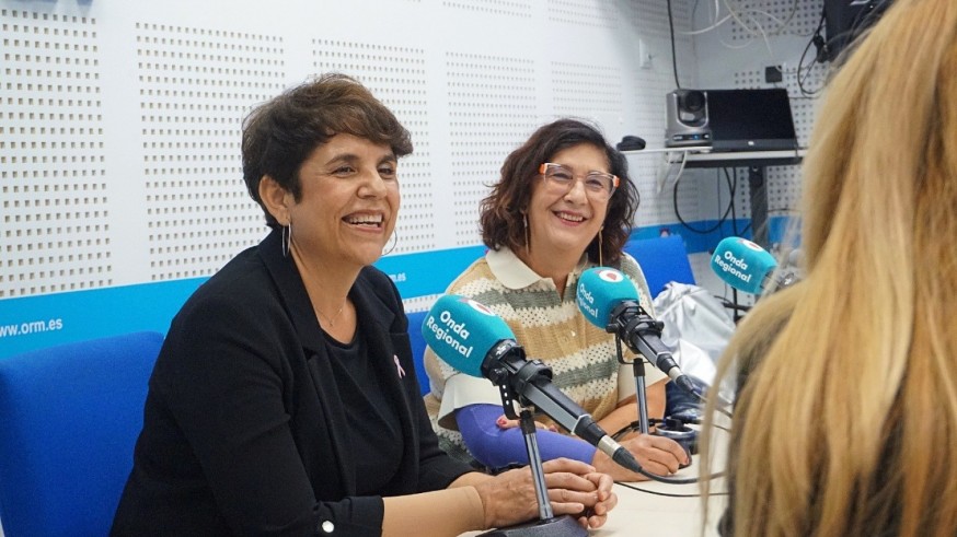 Especial colectivos. Hablamos con Catiana Martínez y Encarna Cantos, de la asociación de lucha contra el cáncer de mama Amiga Murcia