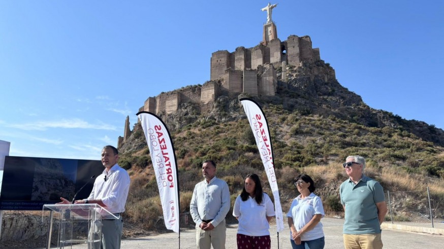 Un dron con georadar revela estructuras subterráneas inéditas en el entorno del Castillo de Monteagudo
