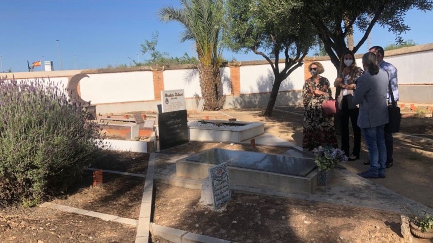Familias musulmanas de Cartagena dicen que el ayuntamiento les "toma el pelo" con el cementerio