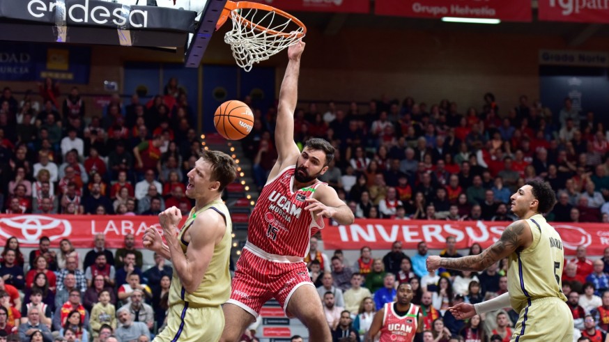 Reacción gigante del UCAM ante el Barça