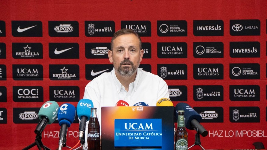 Alejandro Gómez: " Ningún club ha preguntado por nuestro entrenador o jugadores"