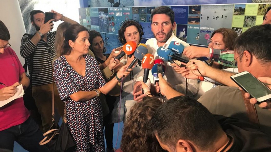 Antonio Luengo comparece ante los medios tras la reunión del comité científico.