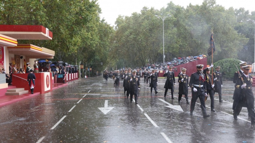 La lluvia desluce la parada militar por el Día de la Fiesta Nacional