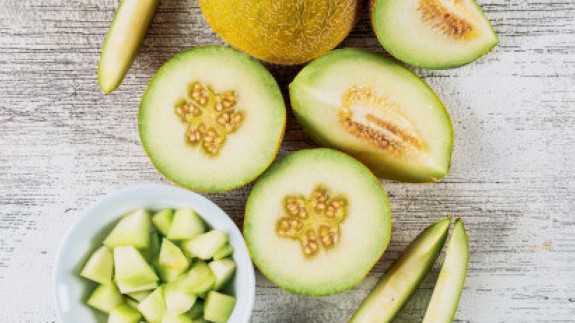PLAZA PÚBLICA. Una razón de peso. 'Sacoje' donará melones murcianos a la ONG ganadora