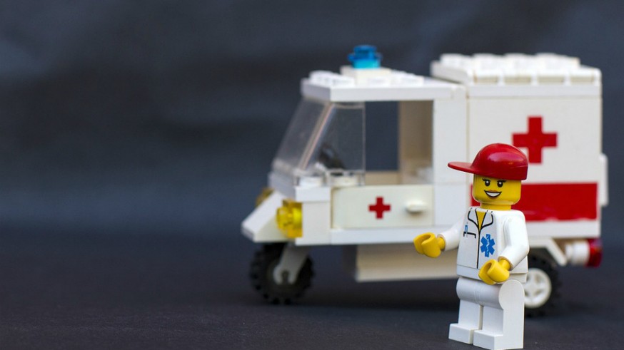Figura de ambulancia y sanitario