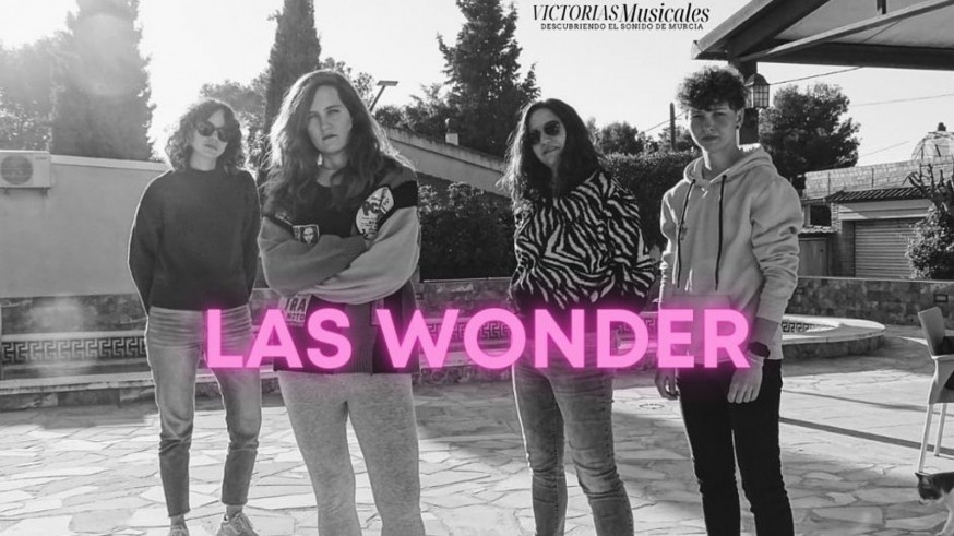 Con Víctor Manuel Moreno hablamos en Victorias musicales con dos de las componentes de Las Wonder