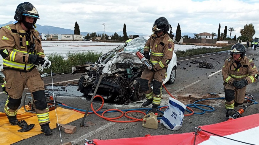 Muere el conductor de un turismo tras colisionar con un camión en Purias (Lorca)