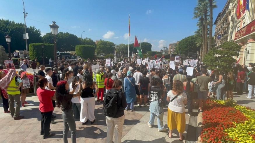 Estudiantes y miembros de la sociedad civil murciana protestan en varios puntos de la Región contra el genocidio en Gaza