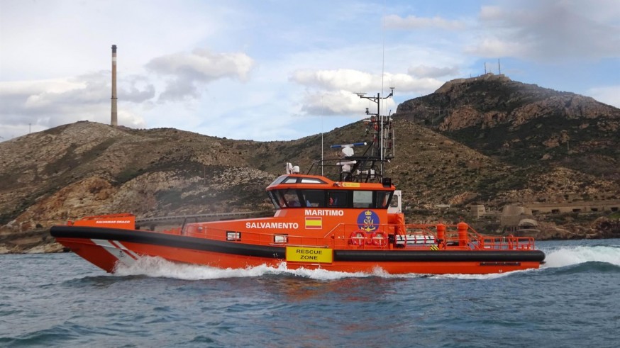 Salvamento Marítimo rescata a 19 migrantes a unas 12 millas de Cabo de Palos