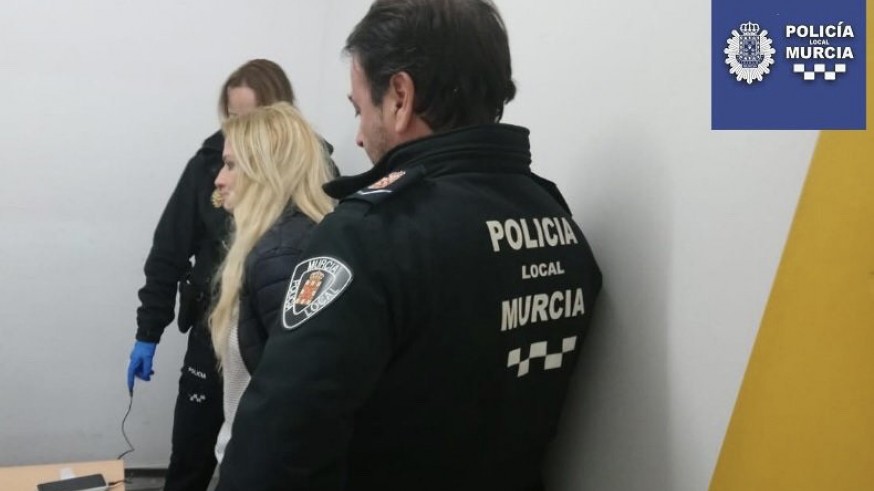 Prisión para la mujer acusada de dar una paliza a la anciana a la que cuidaba en Murcia