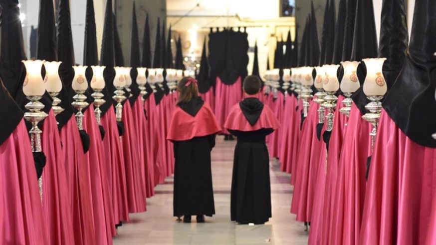 Viernes de Dolores con incidente californio en Cartagena y Sábado de Pasión brillante en Murcia