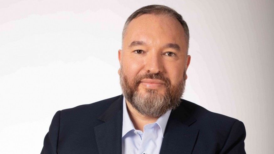 El científico español Román Orús compara el impacto de la inteligencia artificial con el programa que diseñó la bomba atómica