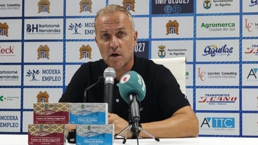 Sebas López: "Tenemos jugar fácil y ser contundentes contra el Cádiz B"