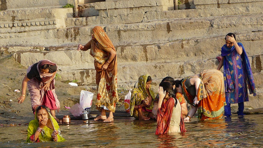 VIVA LA RADIO. Mi viaje a la india. Ciudad sagrada de Benarés a orillas del río Ganges.