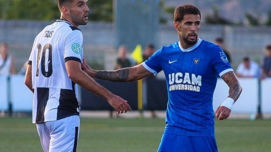 El UCAM se estrena con tropiezo (2-1). 