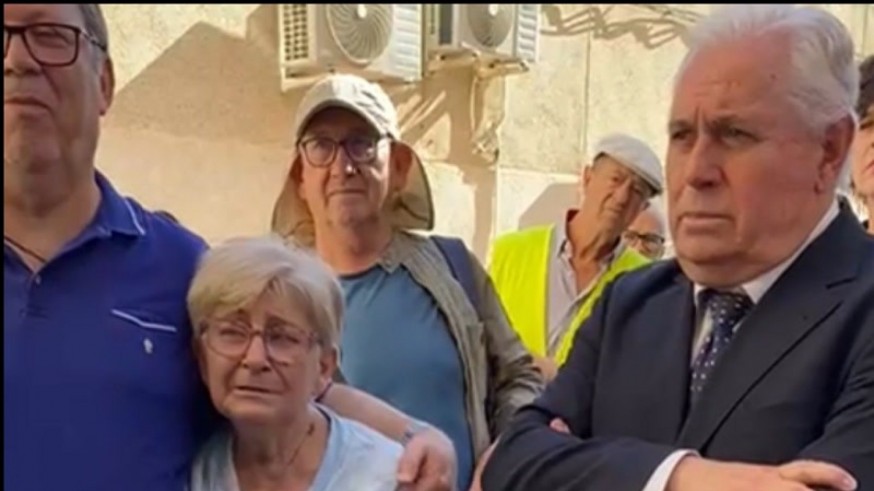 La Plataforma de Afectados por la Hipoteca paraliza el desahucio de Santi, una vecina de Alcantarilla de 61 años