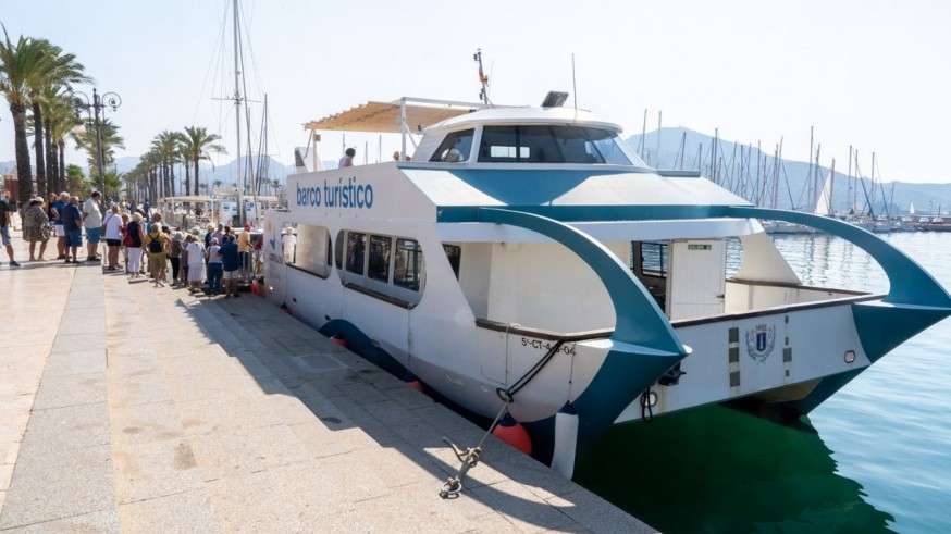 Cartagena celebra el Día del Turismo con paseos gratuitos en catamarán y tren turístico