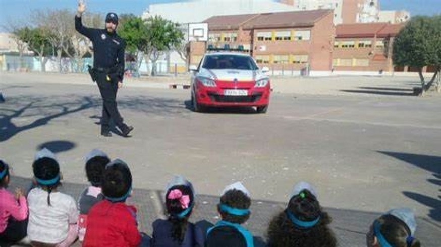 Víctor Navarro, policía local en Cartagena colabora en el programa 'El Rompeolas'