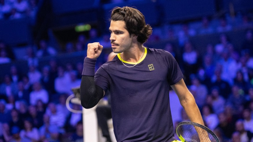 Alcaraz va como un tiro en Viena y ya está en semifinales