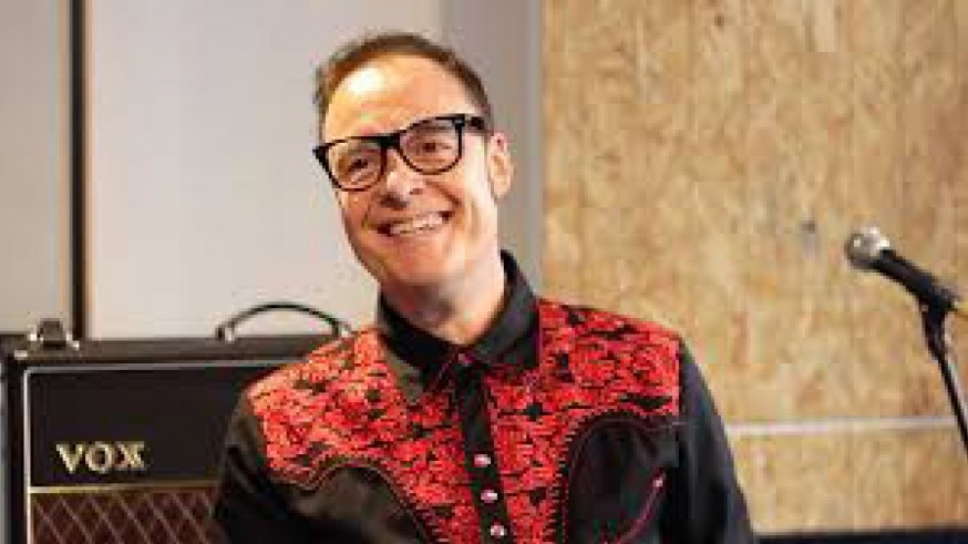MÚSICA DE CONTRABANDO 22/04/2020. Entrevista a Ricardo Ruipérez (MClan) desde su confinamiento