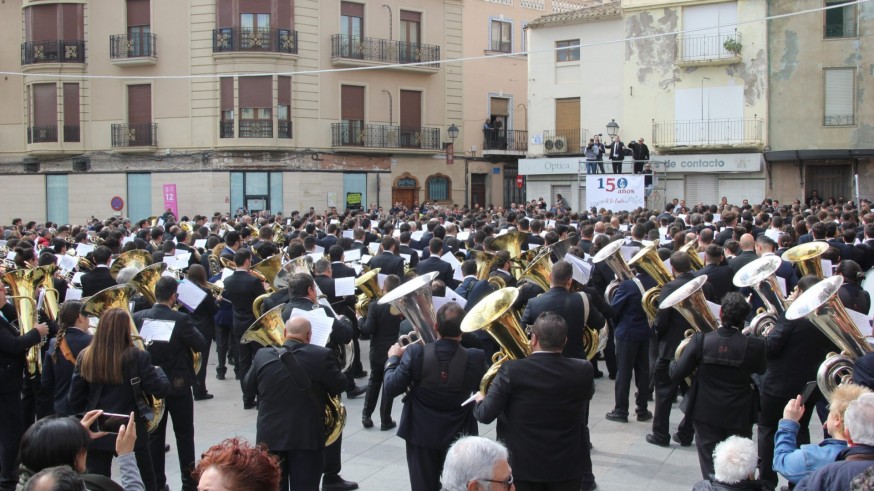 Viva la banda: Marchas, pasodobles, pasacalles… a bombo y platillo. Agustín Alcaraz