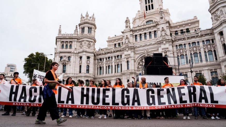 CCOO y UGT acuerdan la convocatoria de una huelga general de 24 horas