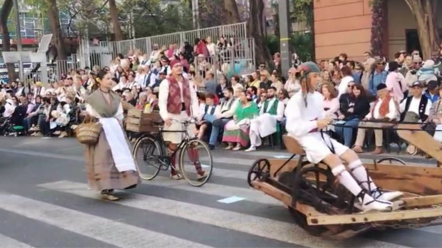 El desfile del Bando de la Huerta 2026 inunda las calles de Murcia con color, tradición y alegría