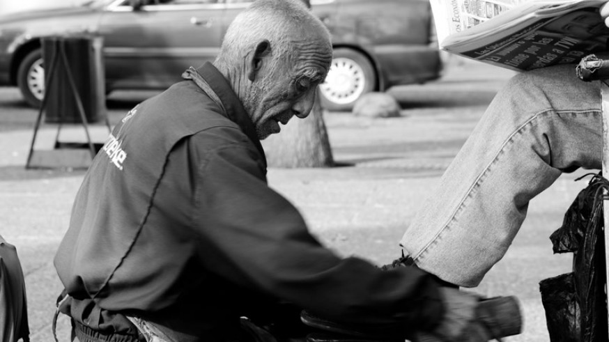 LA RADIO DEL SIGLO. La historia y sus delirios. Oficios urbanos. 