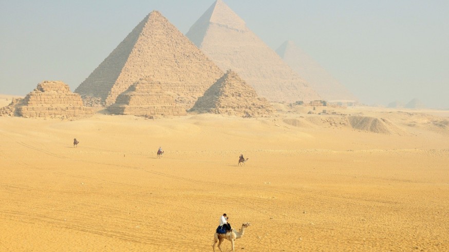 Las pirámides Keops, Kefrén y Micerinos, en El Cairo