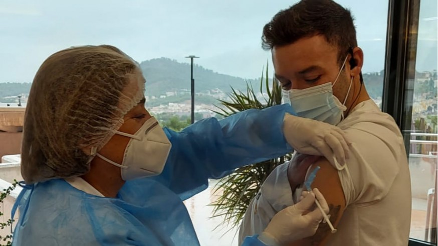 Vacunación de sanitarios en la Región.
