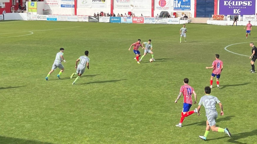 El Totana certifica el playoff y el Santomera salva la categoría