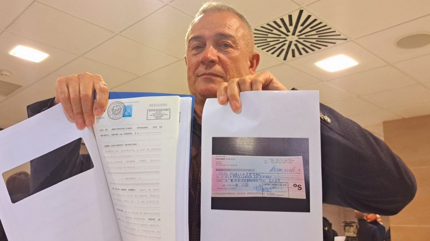 Felipe Moreno: "Me he comprometido ante notario a poner 5 millones antes de julio y otros 5 después"