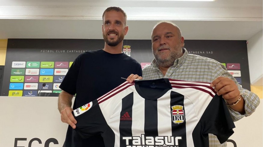 Escandell: "Me llamó la atención el proyecto del Cartagena"