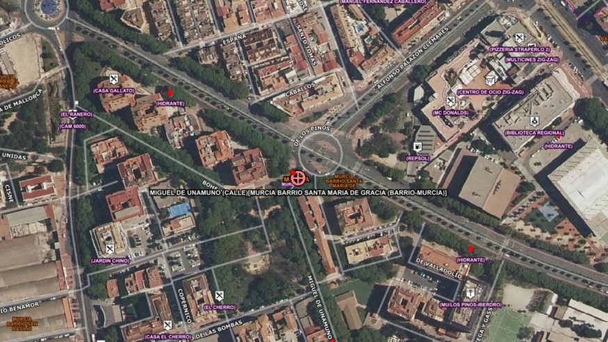Dos intoxicados en Murcia por el incendio de una cocina en un quinto piso 