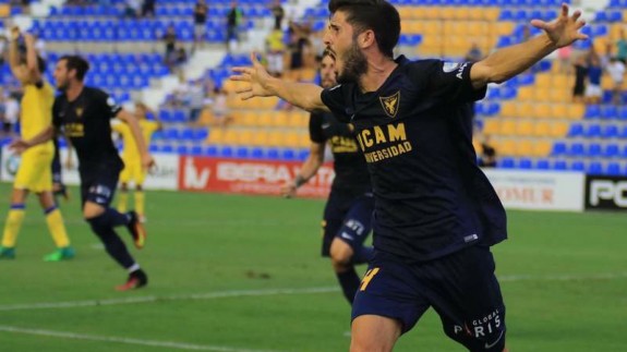 Isi Ros regresa al UCAM, cedido por el Atlético Baleares