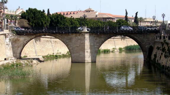 Puente Viejo, o Puente de los Peligros, en Murcia 