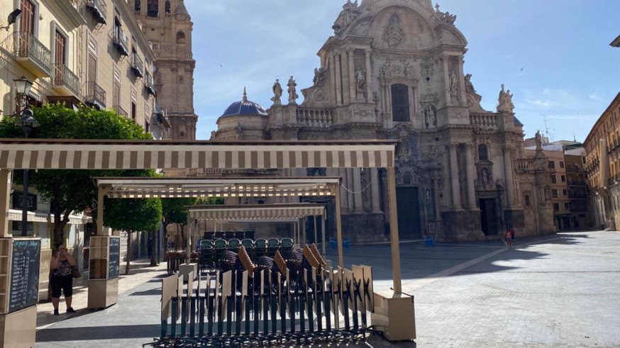Terrazas vacías en la plaza de la Catedral de Murcia