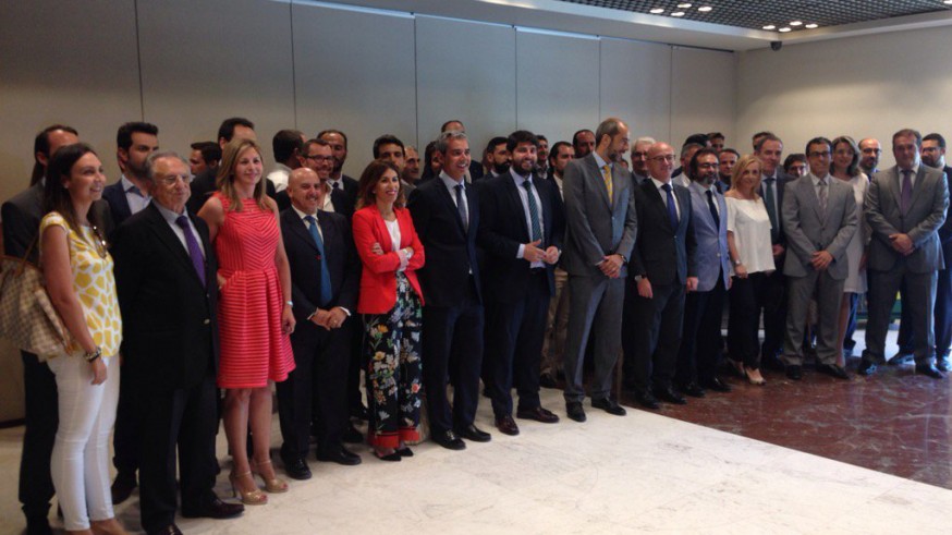 López Miras junto a una representación de directivos. ADIMUR
