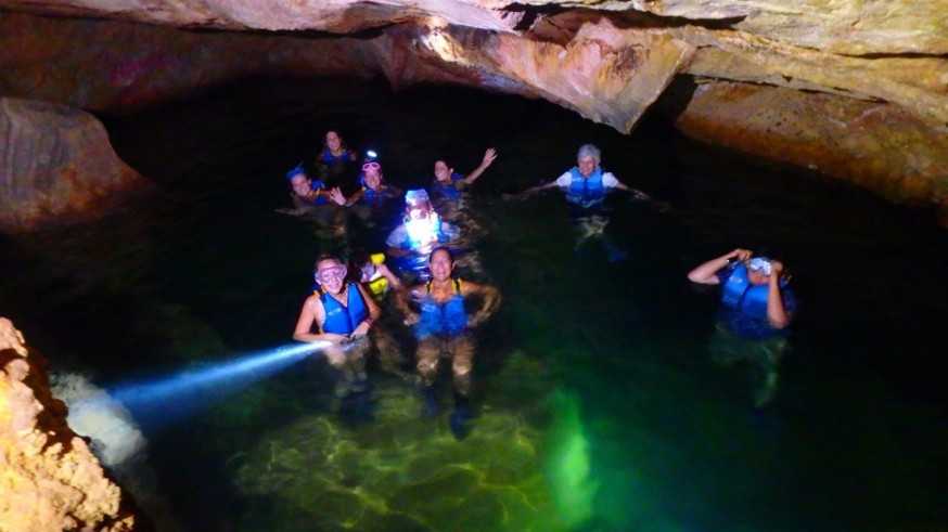 Una de las excursiones de 'Portus Cayak' a la cueva del Gigante