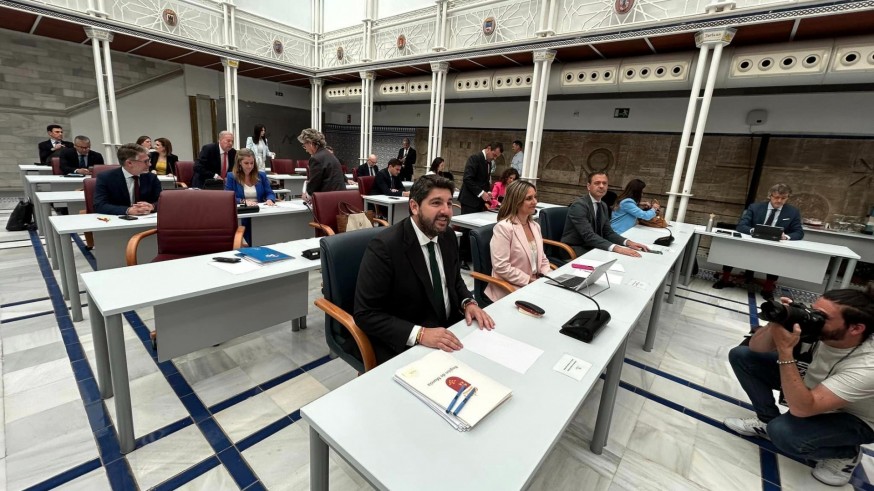 La Asamblea solo aprueba por unanimidad llevar el tranvía a localidades como Molina, Alcantarilla o Santomera