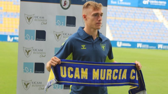 Manu Garrido: "Escogí el UCAM Murcia CF porque mantiene la estructura de la última temporada"