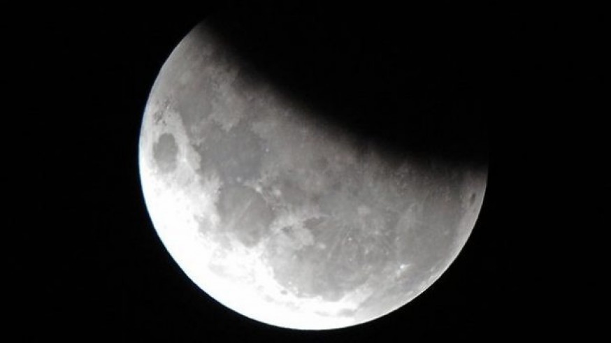EL ROMPEOLAS. Eclipse parcial de luna el próximo martes