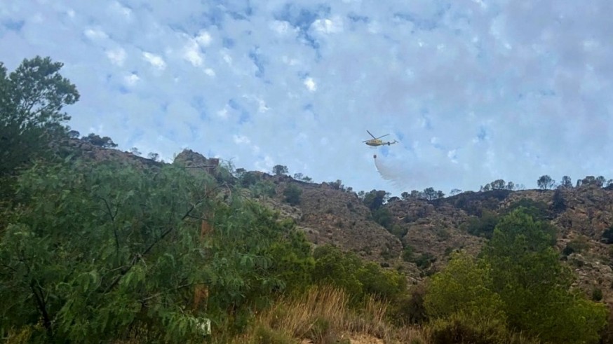 Con el alcalde de Abarán, Jesús Gómez, hablamos de la situación del incendio forestal declarado ayer en la Sierra del Oro