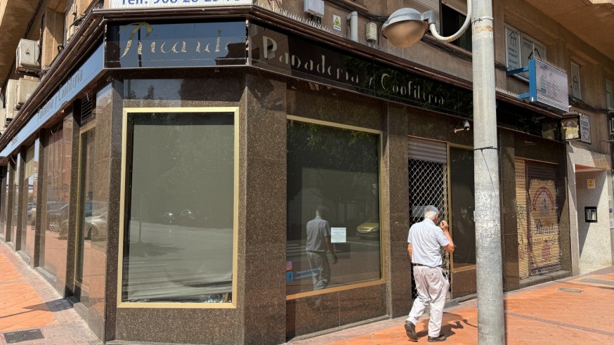 Los panecillos de San Antón se quedan sin obrador tras el cierre de Ricardo en Murcia