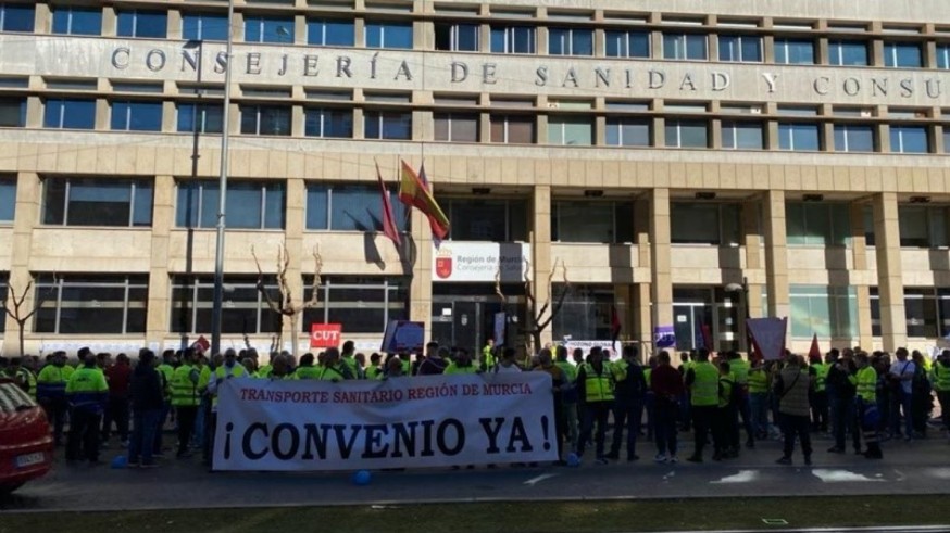 Los conductores de ambulancias inician una huelga indefinida