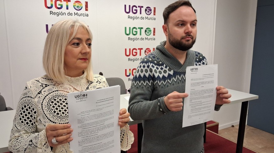 UGT denuncia que 13 ayuntamientos de la Región prohíben ser taxista a personas con VIH